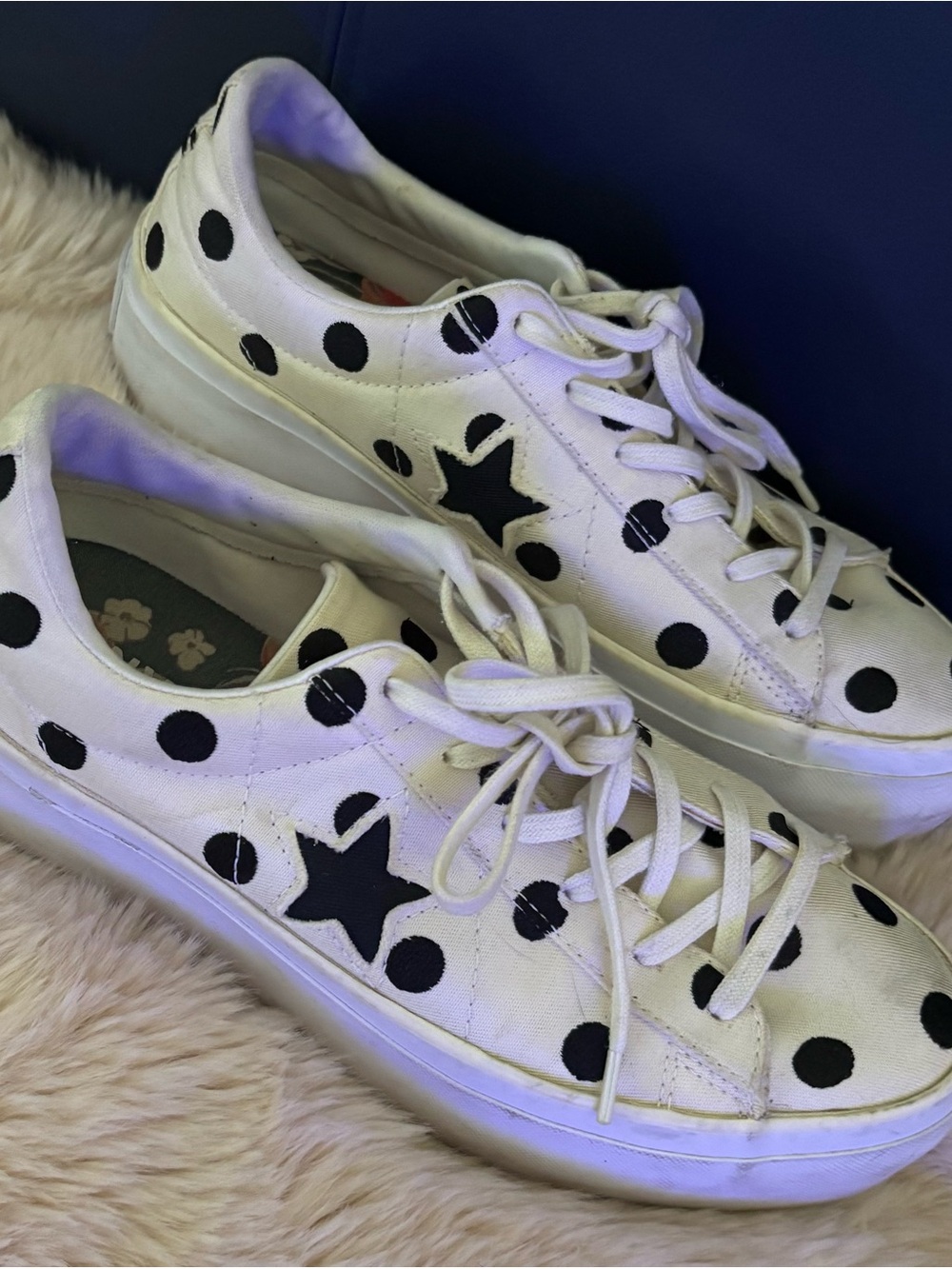 Converse stars.  8.5